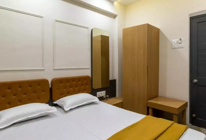 Hotelli Prince Residency Club House