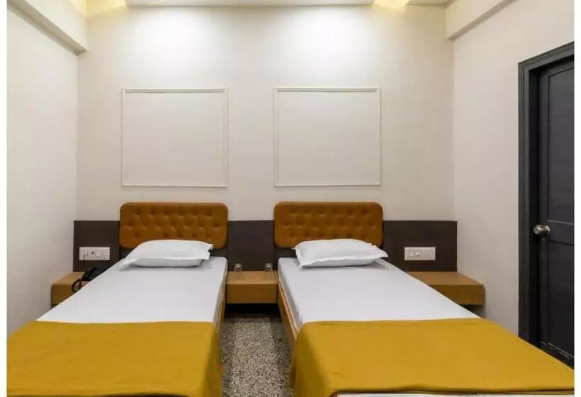 Hotelli Prince Residency Club House