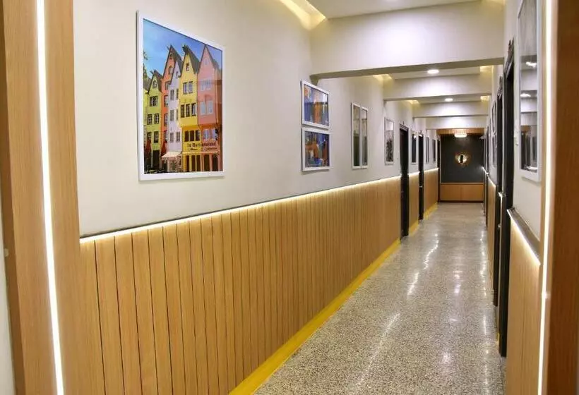 Hotelli Prince Residency Club House