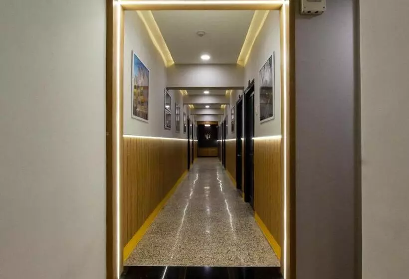 Hotelli Prince Residency Club House