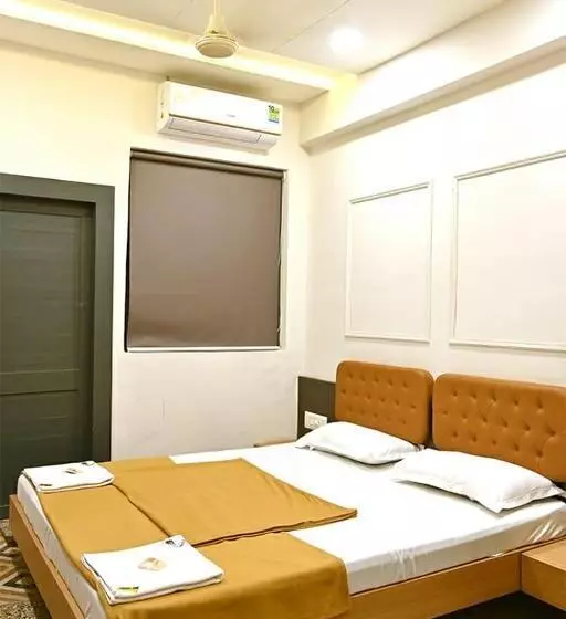 Hotelli Prince Residency Club House