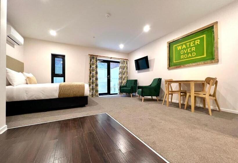 בית מלון כפרי Sixty Six Boutique Apartments