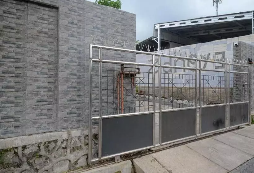 Hotelli Urbanview Syariah Zidney 3 Salatiga By Reddoorz