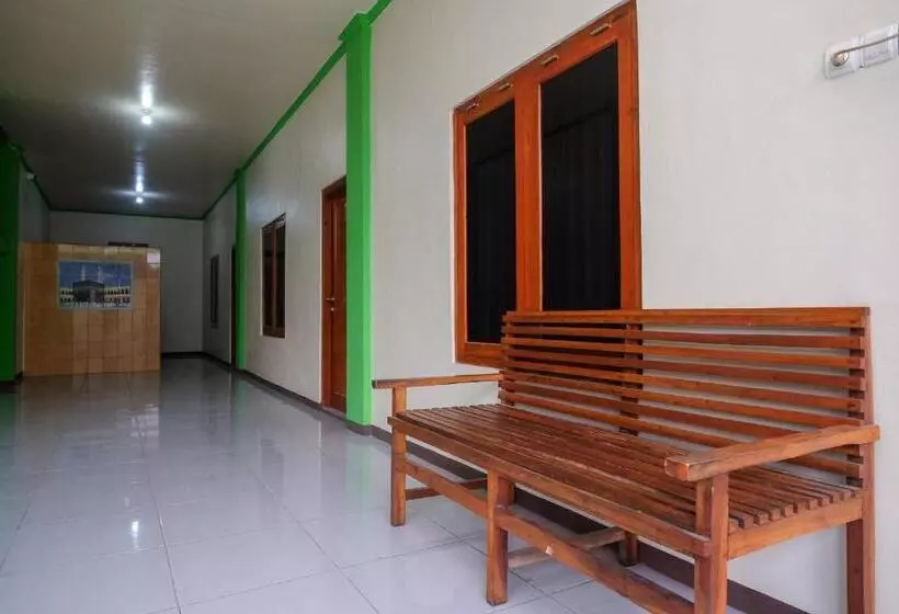 Hotelli Urbanview Syariah Zidney 3 Salatiga By Reddoorz