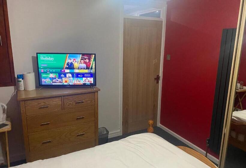 펜션 Southway Double Room Near Derriford
