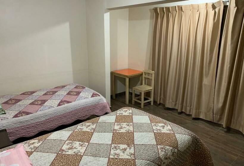 ホテル 9 De Octubre