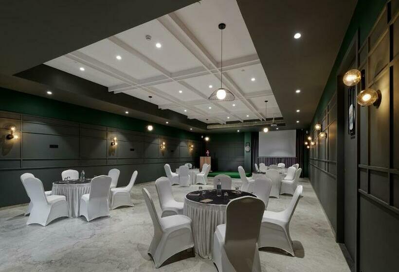 Отель Akruti, Nanded