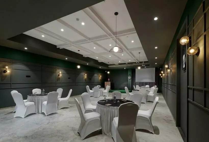 Hotelli Akruti, Nanded