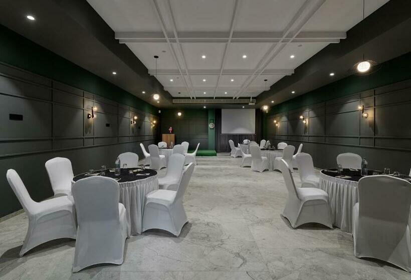 Отель Akruti, Nanded