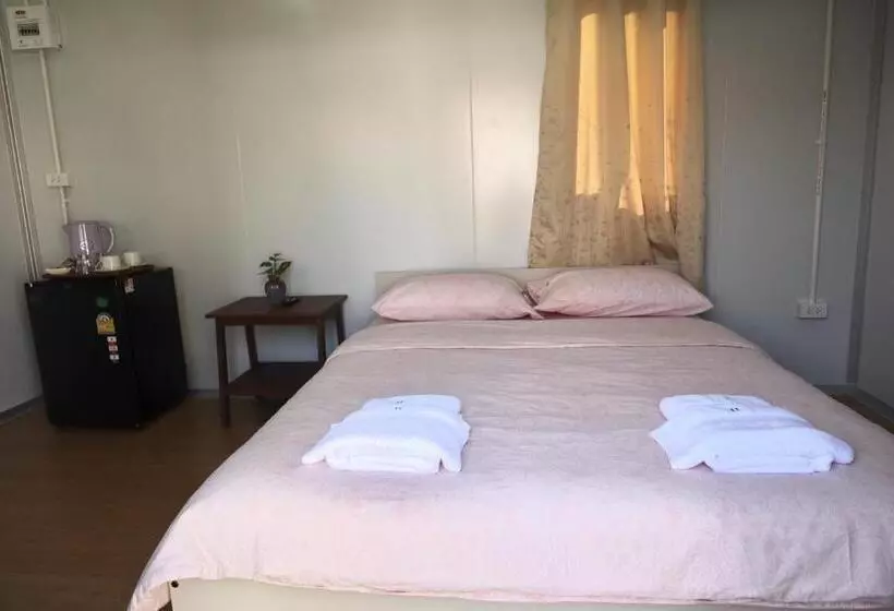 Hotelli Homey Hut Ayutthaya