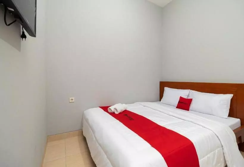 ホテル Reddoorz Near Rs Sari Asih Cipondoh
