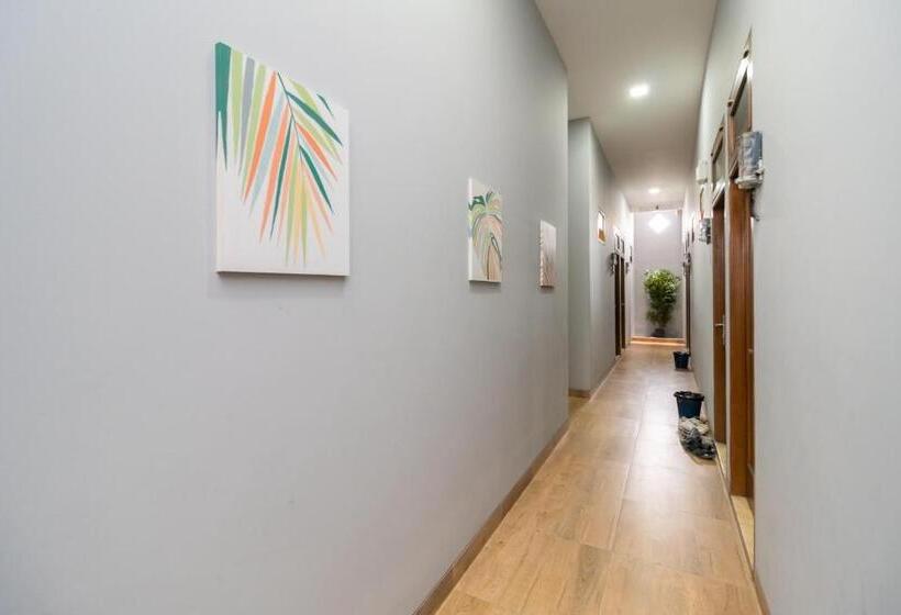 בית מלון כפרי Reddoorz Near Rs Sari Asih Cipondoh