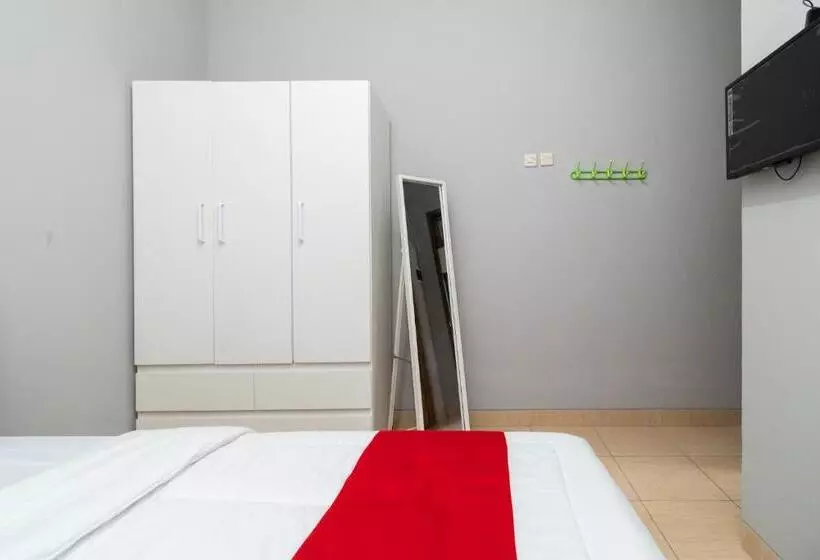 ホテル Reddoorz Near Rs Sari Asih Cipondoh