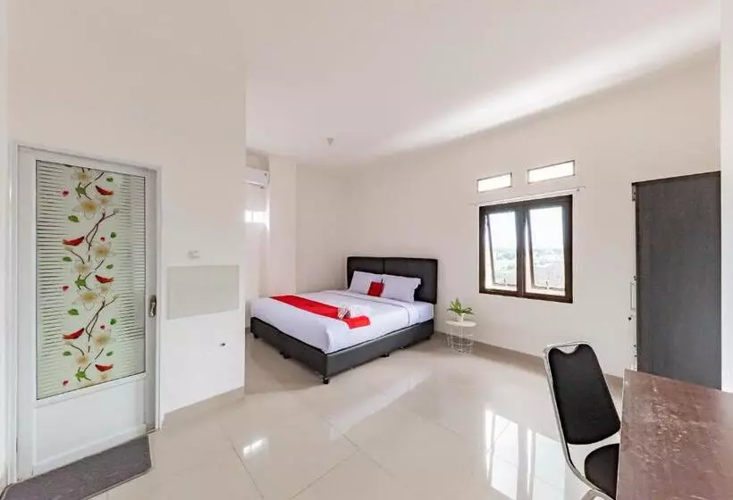 Hotelli Reddoorz @ Suryakencana Bogor