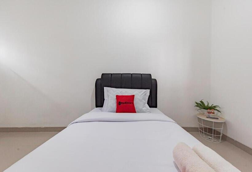 Hotel Reddoorz @ Suryakencana Bogor