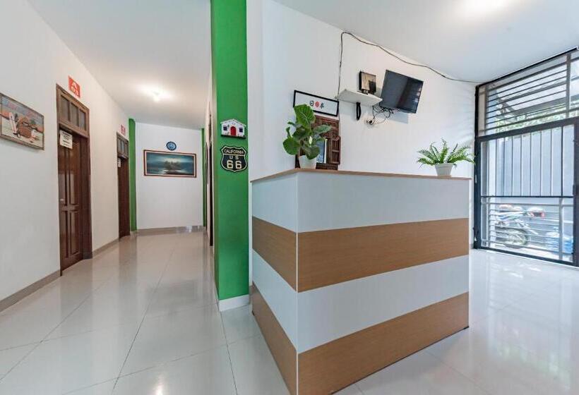 Hotel Reddoorz @ Suryakencana Bogor