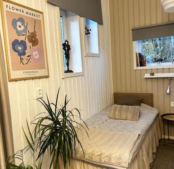 Lilla Huset Bed & Breakfast Countryside Guesthouse, Free Parking