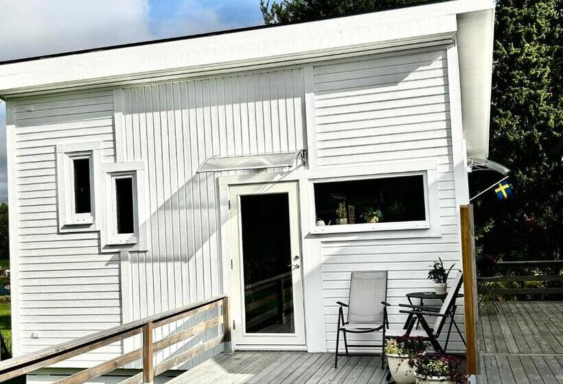 Lilla Huset Bed & Breakfast Countryside Guesthouse, Free Parking