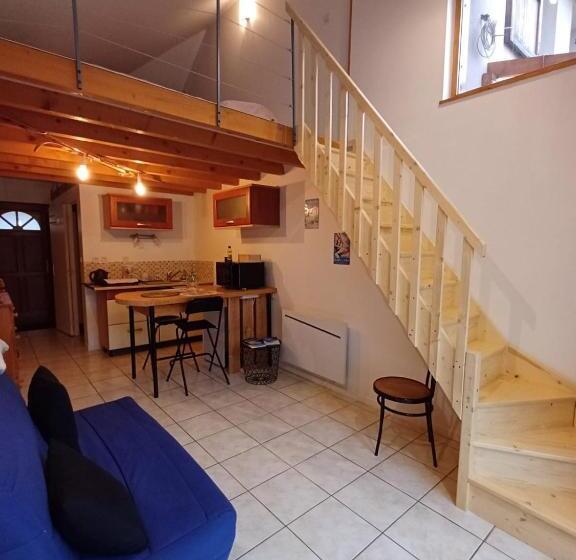 ペンション Guesthome La Petite Salette