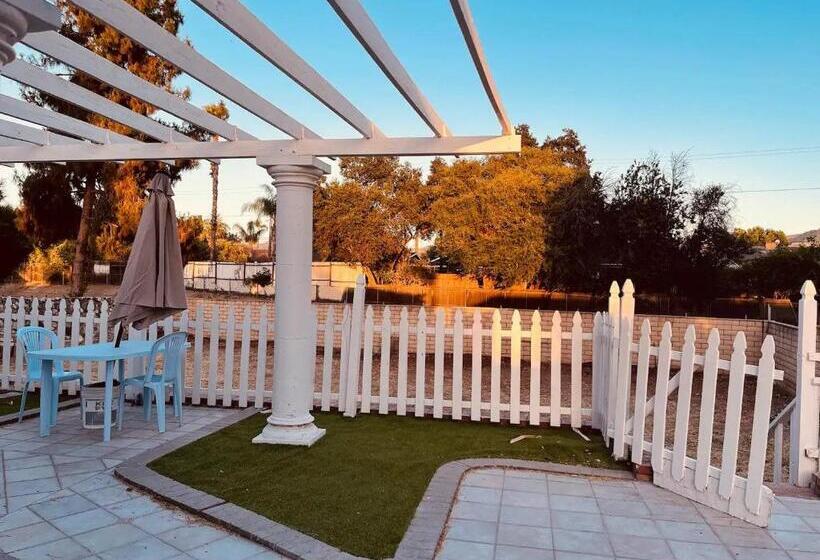 ペンション Studio With Private Entrance By Zen Living Short Term Rental