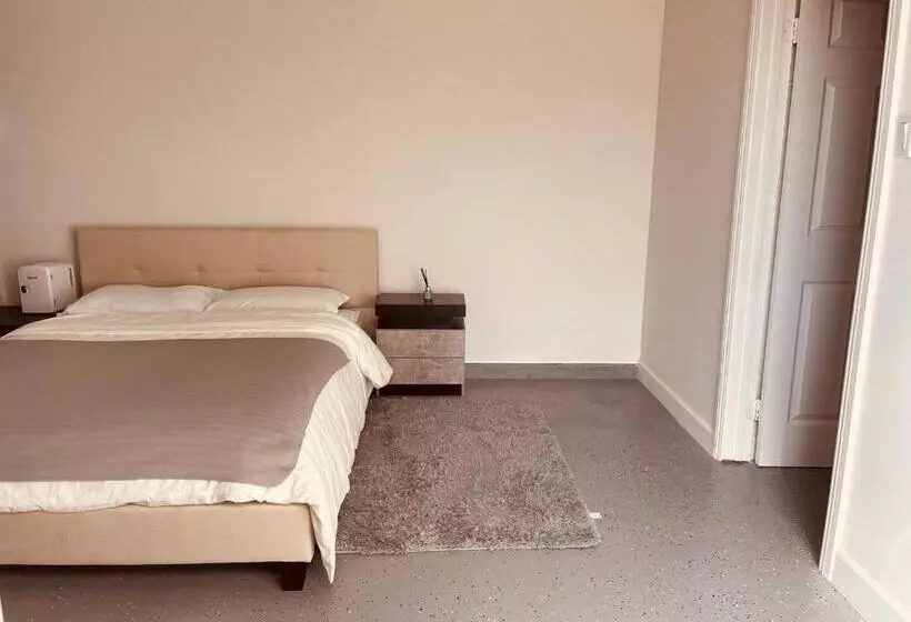 ペンション Studio With Private Entrance By Zen Living Short Term Rental