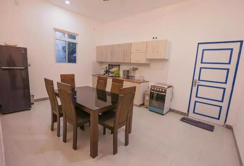 پانسیون Tropica Thoddoo Inn, Maldives