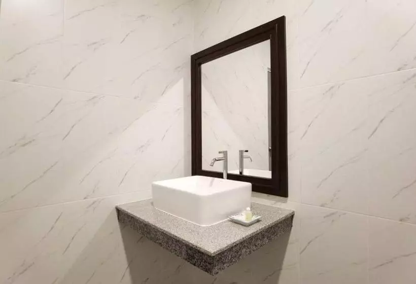 โรงแรมชลาลัย กระบี่ Chalalai Hotel Krabi