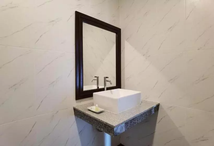 โรงแรมชลาลัย กระบี่ Chalalai Hotel Krabi