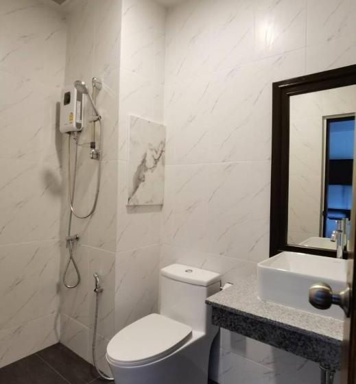 โรงแรมชลาลัย กระบี่ Chalalai Hotel Krabi