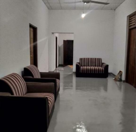 تختخواب و صبحانه Coastal Gate Villa