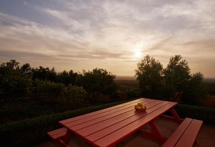 تختخواب و صبحانه Dar Imiri