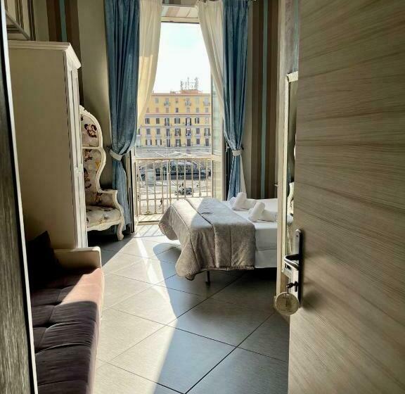 تختخواب و صبحانه New Sayonara