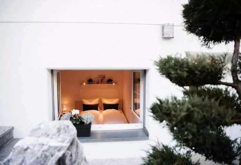 ベッドアンドブレックファースト Sunny Way Home Accommodation & Spa