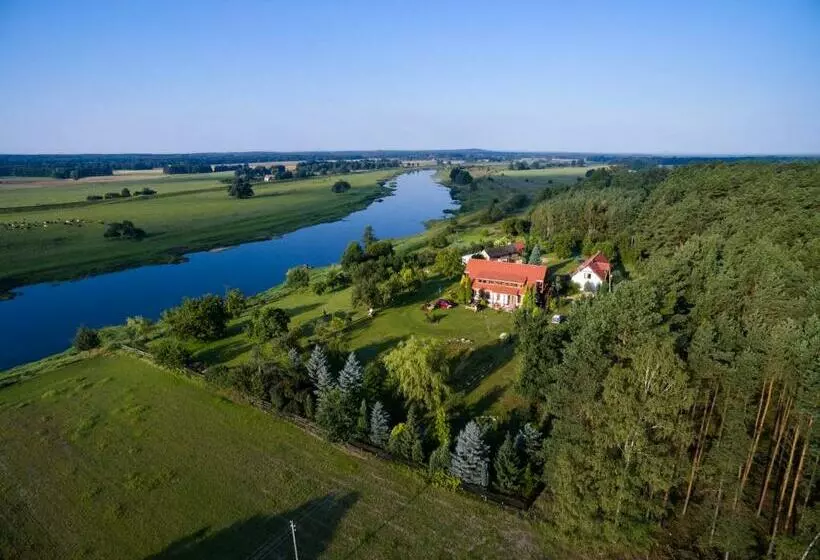 ホテル Agroturystyka Nad Wartą