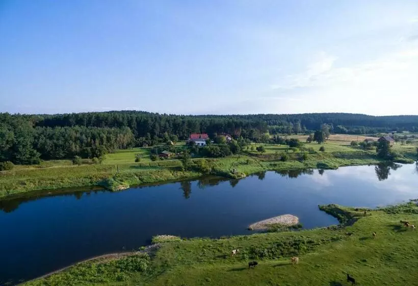 ホテル Agroturystyka Nad Wartą
