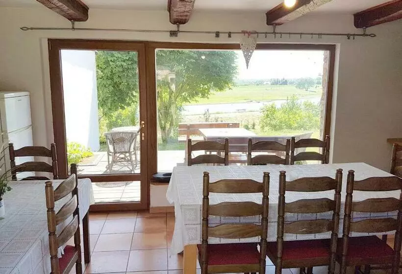 ホテル Agroturystyka Nad Wartą