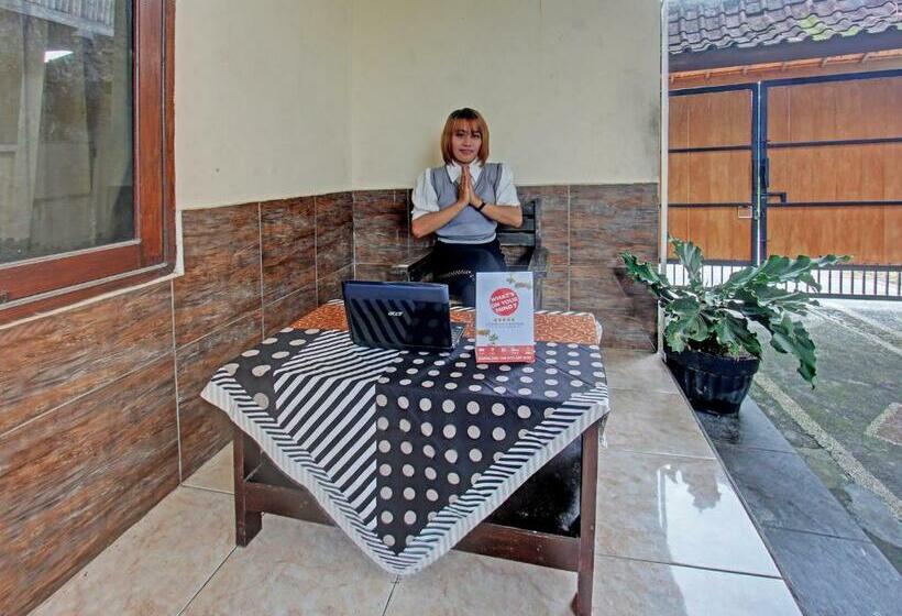 בית מלון כפרי Spot On 91981 Diwi Homestay