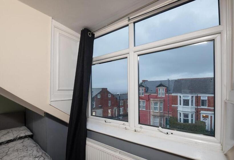 پانسیون City Centre Large Luxury Rooms Free Parking