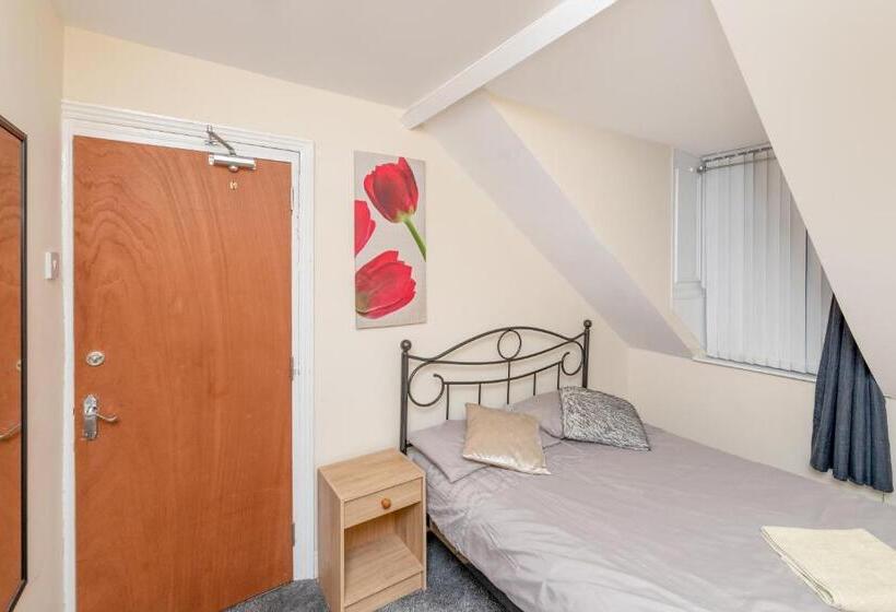 پانسیون City Centre Large Luxury Rooms Free Parking