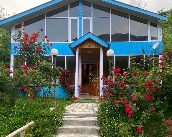 리조트 Sairra Hotel & Restaurant