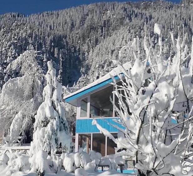 리조트 Sairra Hotel & Restaurant