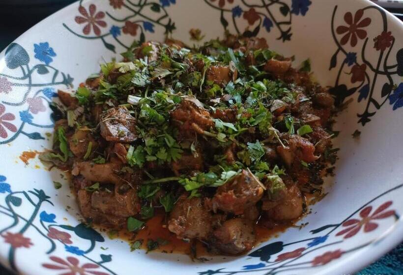 리조트 Sairra Hotel & Restaurant