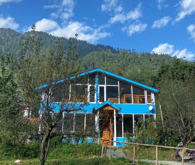 리조트 Sairra Hotel & Restaurant