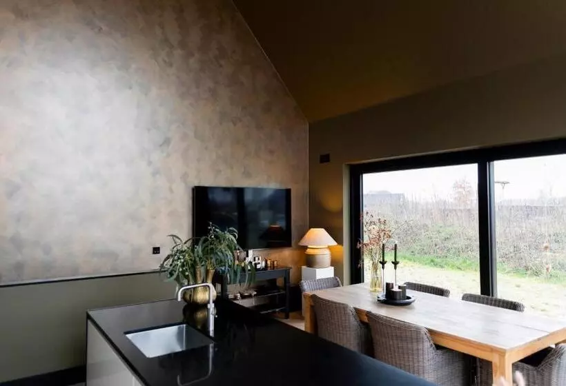 Aamiaismajoitus (B&B) Bed En Breakfast Suite 8