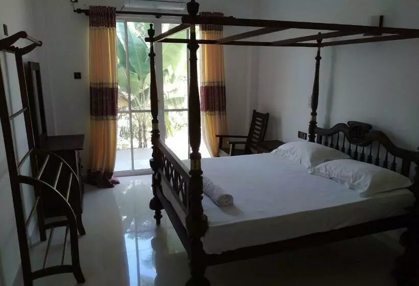تختخواب و صبحانه Golden Vila