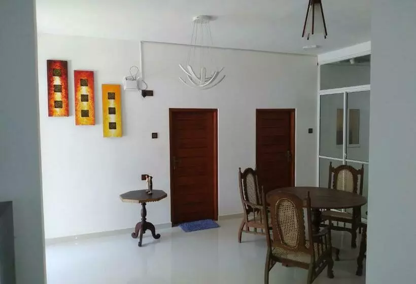 تختخواب و صبحانه Golden Vila