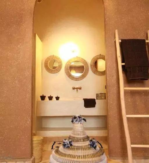 تختخواب و صبحانه Riad Dar Tiziri