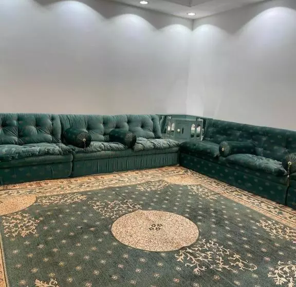 Hotelli شاليهات لافندر الباحه بلجرشي