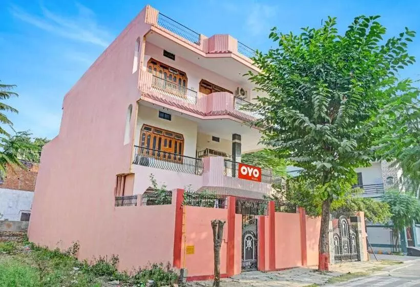 ホテル Oyo Flagship 70391  Babas House Banaras Railway Station