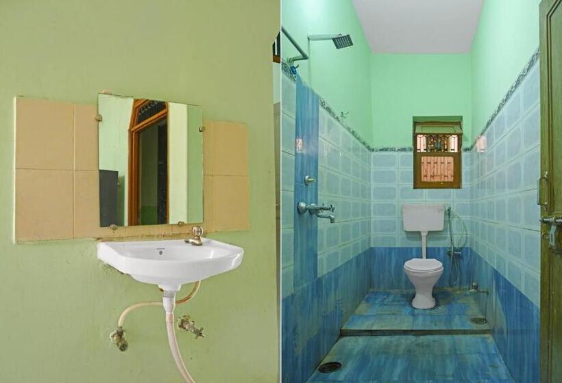 בית מלון כפרי Oyo Flagship 70391  Babas House Banaras Railway Station